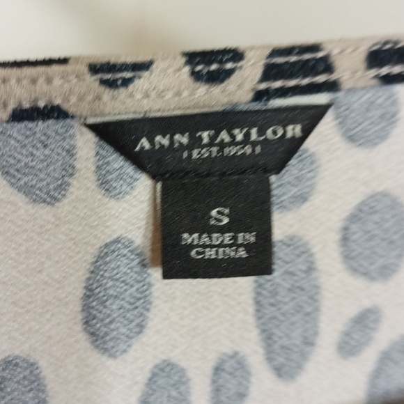 Ann Taylor gathered front cropped sleeve blouse - Picture 3 of 5